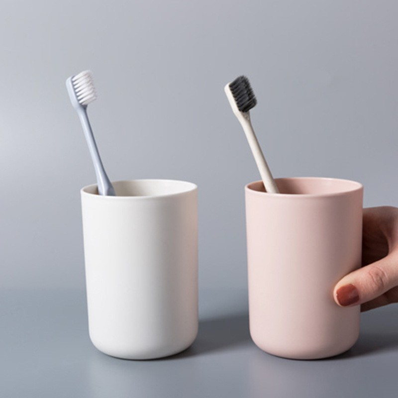 Travel Accessories You Need - 無地マウスウォッシュカップ浴室用ポータブルプラスチック歯ブラシマグ日常のニーズのための実用的な旅行アクセサリー