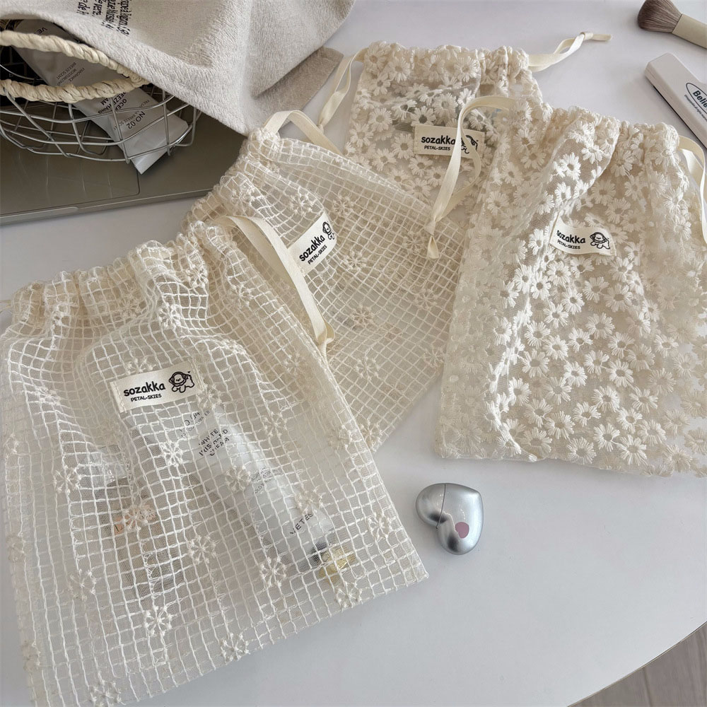 Travel Accessories Toiletries - レース刺繍デイジーメッシュ巾着メイクアップバッグ夏旅行用トイレタリー下着靴下オーガナイザー収納ポーチアクセサリー用