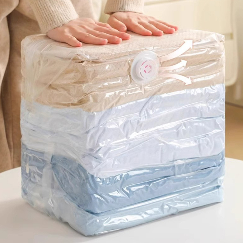 真空バッグ 大型 ポンプ不要 プラスチック収納袋 衣類や毛布 - Travel Accessories You Need のレビューと価格